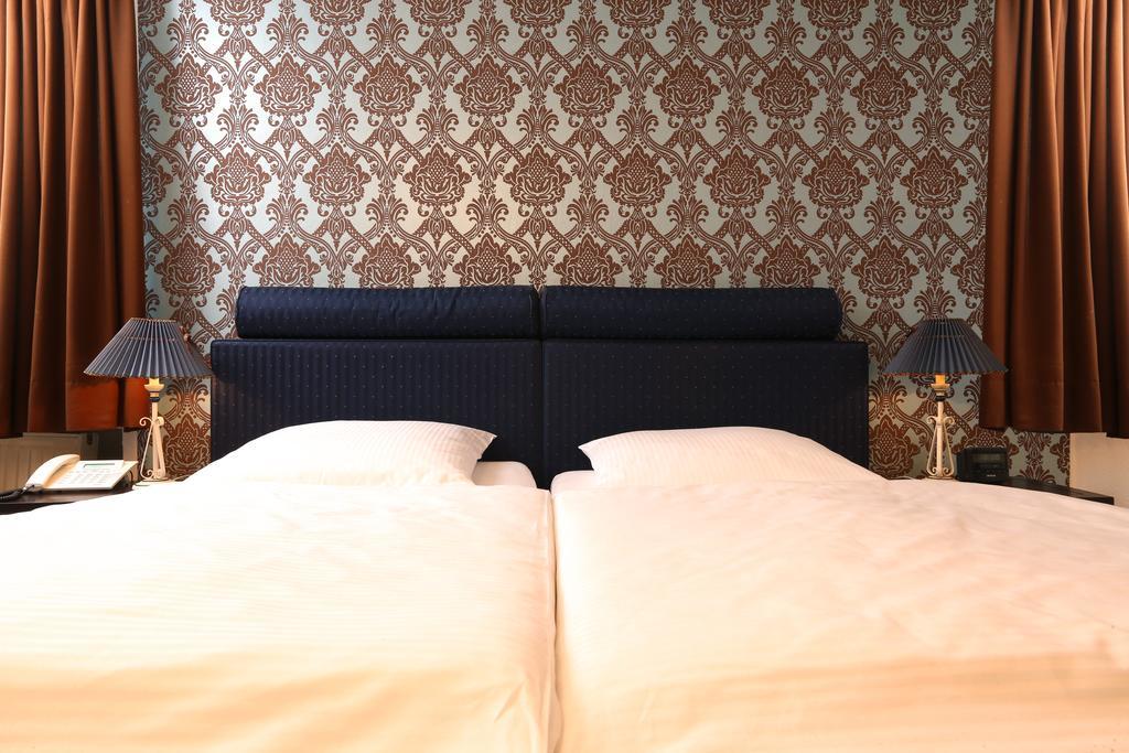 Hotel Amsterdam Hamburg Room photo