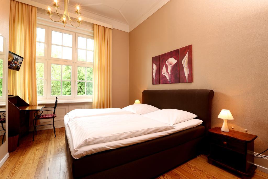 Hotel Amsterdam Hamburg Room photo