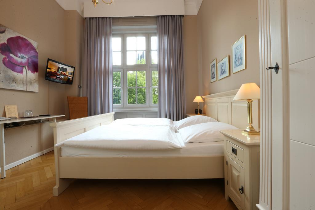 Hotel Amsterdam Hamburg Room photo